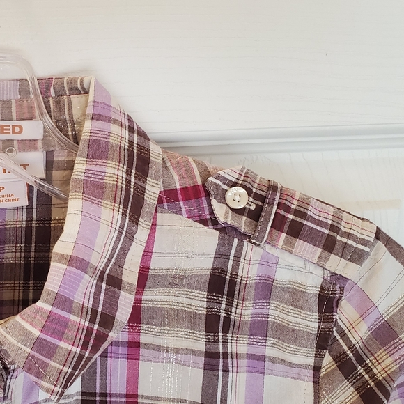 NWOT Ariat Button Up Shirt - Picture 9 of 9